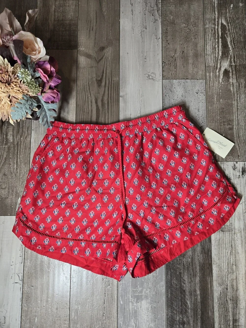 NWT Universal Thread High‑Rise Printed Pull‑On Shorts – Women’s Medium